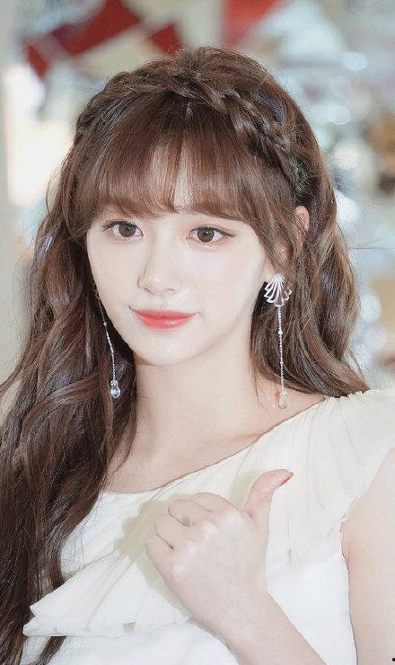 娱乐吃瓜君孔雪儿,娱乐吃瓜界的璀璨明星  第2张